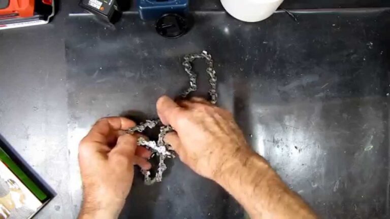 How to Untangle a Chainsaw Blade