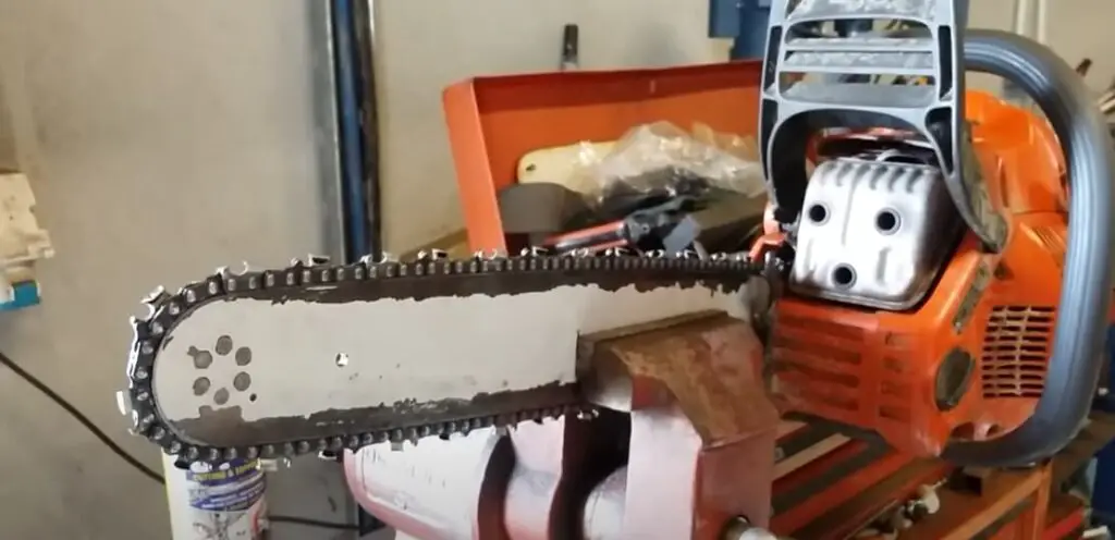 How to Sharpen a Chainsaw With a Drill