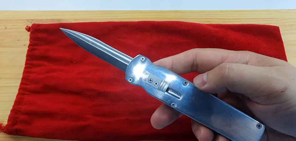 What are the Dimensions of an Otf Knife