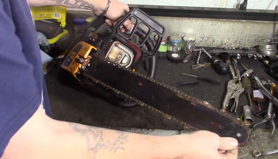 How Do You Adjust the Carburetor on a Poulan Chainsaw