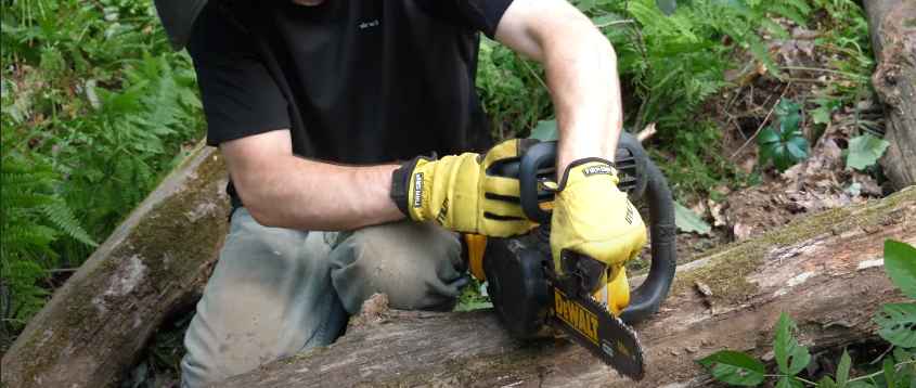 How Good is the Dewalt Battery Chainsaw