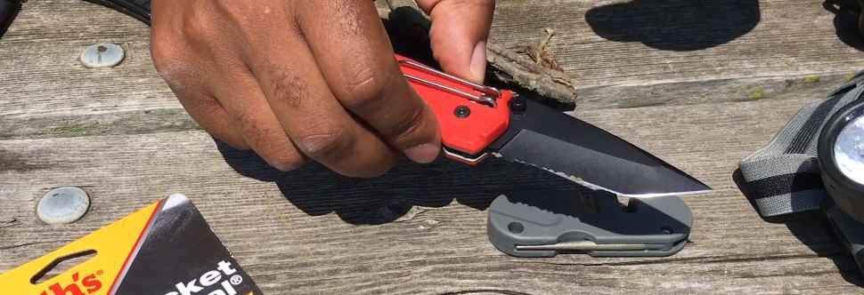 How to Use Smith's Knife Sharpener Pocket Pal