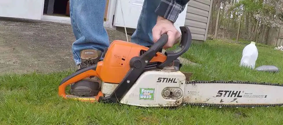 Chainsaw Won'T Start After Running Out of Gas