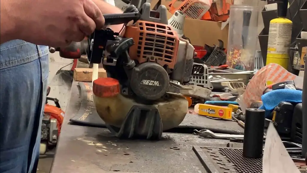 Cleaning Carbon Buildup In Chainsaw