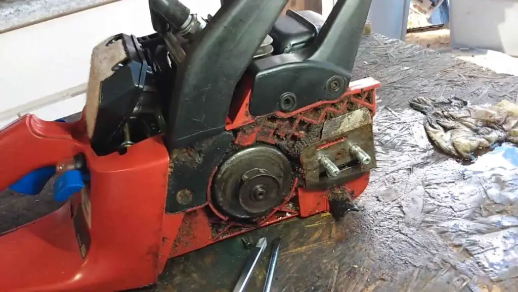How To Identify An Oil Leak In Your Ryobi Chainsaw