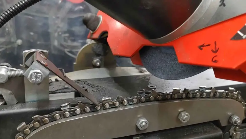 How to Tell When a Chainsaw Chain is Worn Out