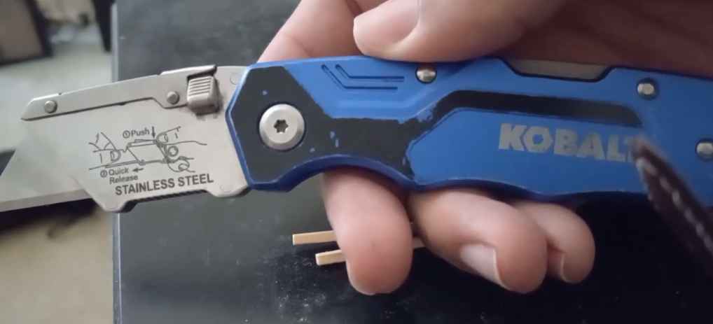 Kobalt 1-Blade Folding Utility Knife