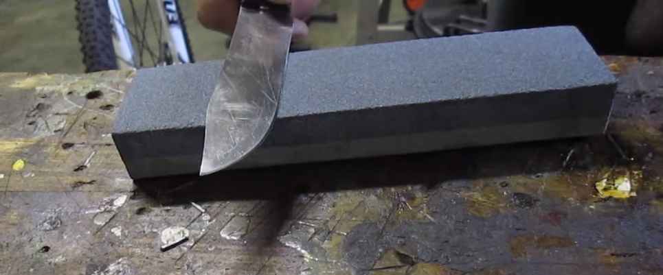 Sharpening Knife with oil stone