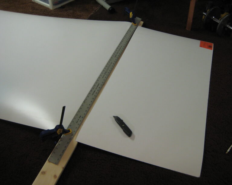 How to Cut Laminate Sheet With Utility Knife