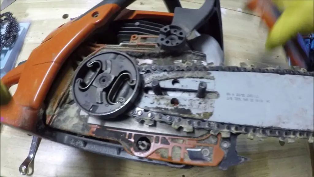 How to Replace Chain on Husqvarna Chainsaw 455